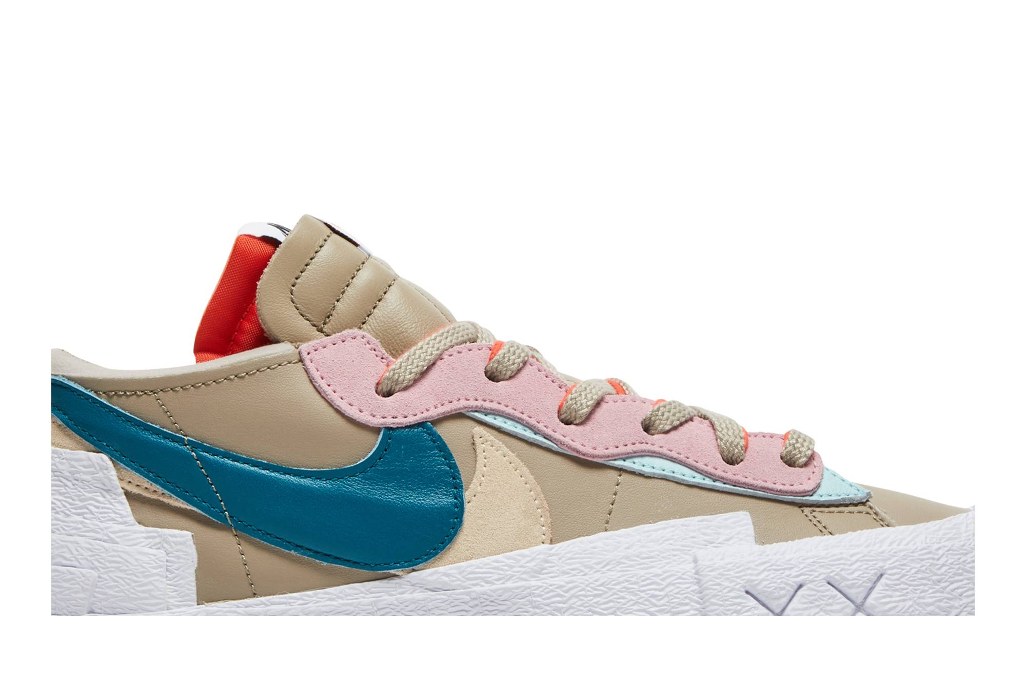 KAWS x sacai x Nike Blazer Low 'Reed' DM7901-200 - Image 2