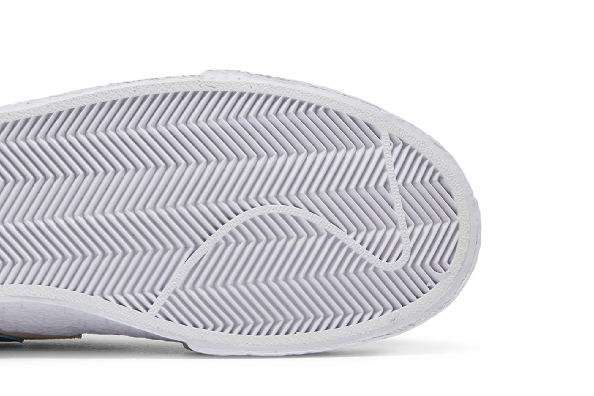 KAWS x sacai x Nike Blazer Low 'Reed' DM7901-200 - Image 5
